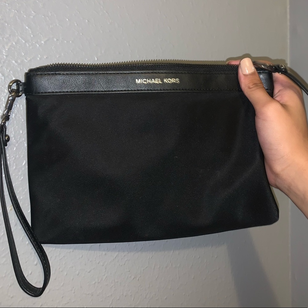 Large Michael Kors Wallet 🖤
